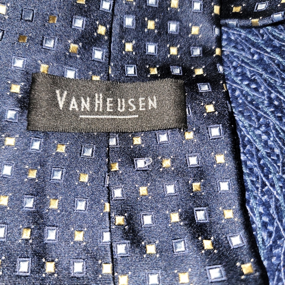 Mens Van Heusen Silk Navy Blue Tie - Picture 3 of 3